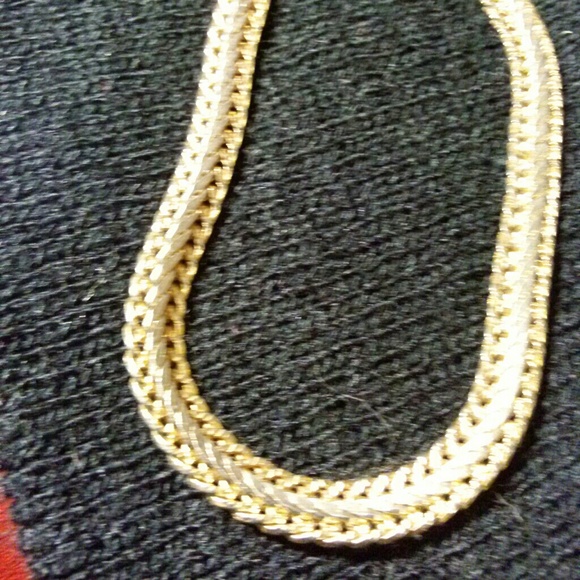 Beautiful Gold Bracelet - Picture 1 of 3